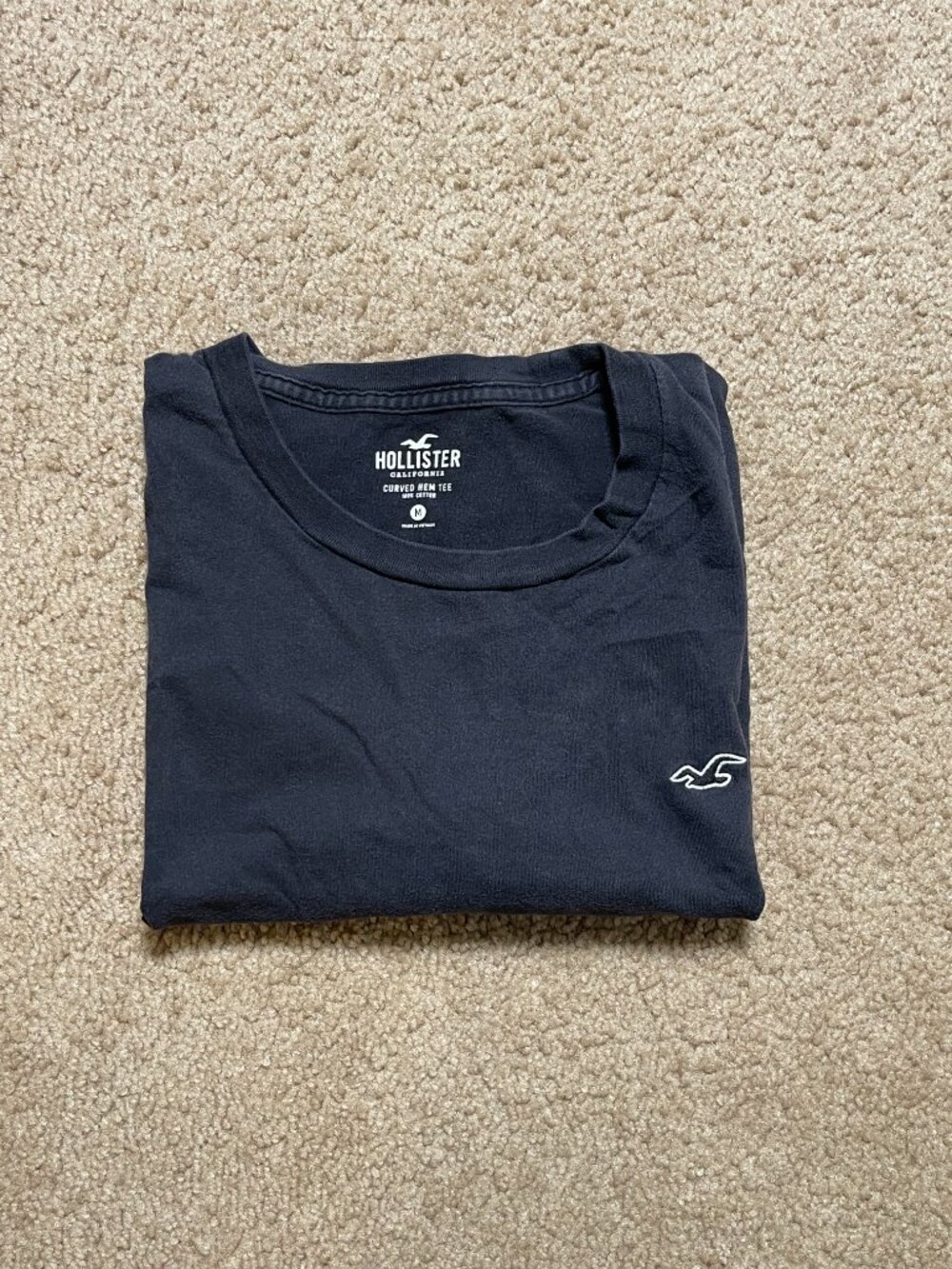Hollister Black Curved Hem T-Shirt - Picture 4 of 4